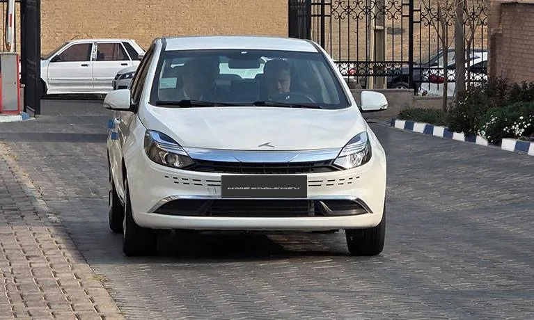 بازدید مدیر عامل کرمان موتور از سدان هیبرید ملی ایگل