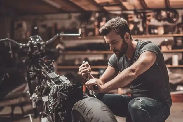 زمان تعویض روغن موتور سیکلت صفر چند کیلومتر است؟