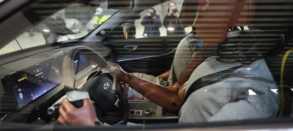 آدمک تست تصادف فونیکس