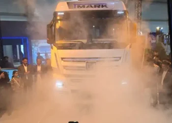 رونمایی از کشنده T-Mark در نمایشگاه خودرو اصفهان 1404؛ معرفی تازه‌ترین محصول آفتاب دیزل