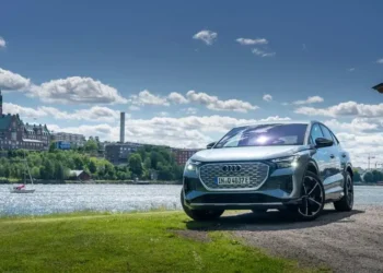 ثبت نام آئودی Q4 برقی نادین خودرو ویژه آبان 1404 + قیمت