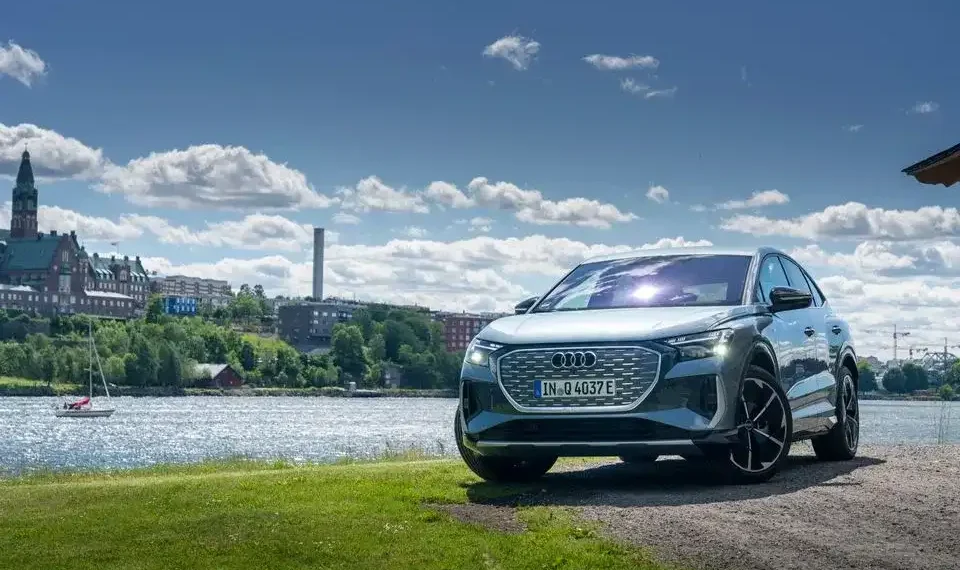 ثبت نام آئودی Q4 برقی نادین خودرو ویژه آبان 1404 + قیمت